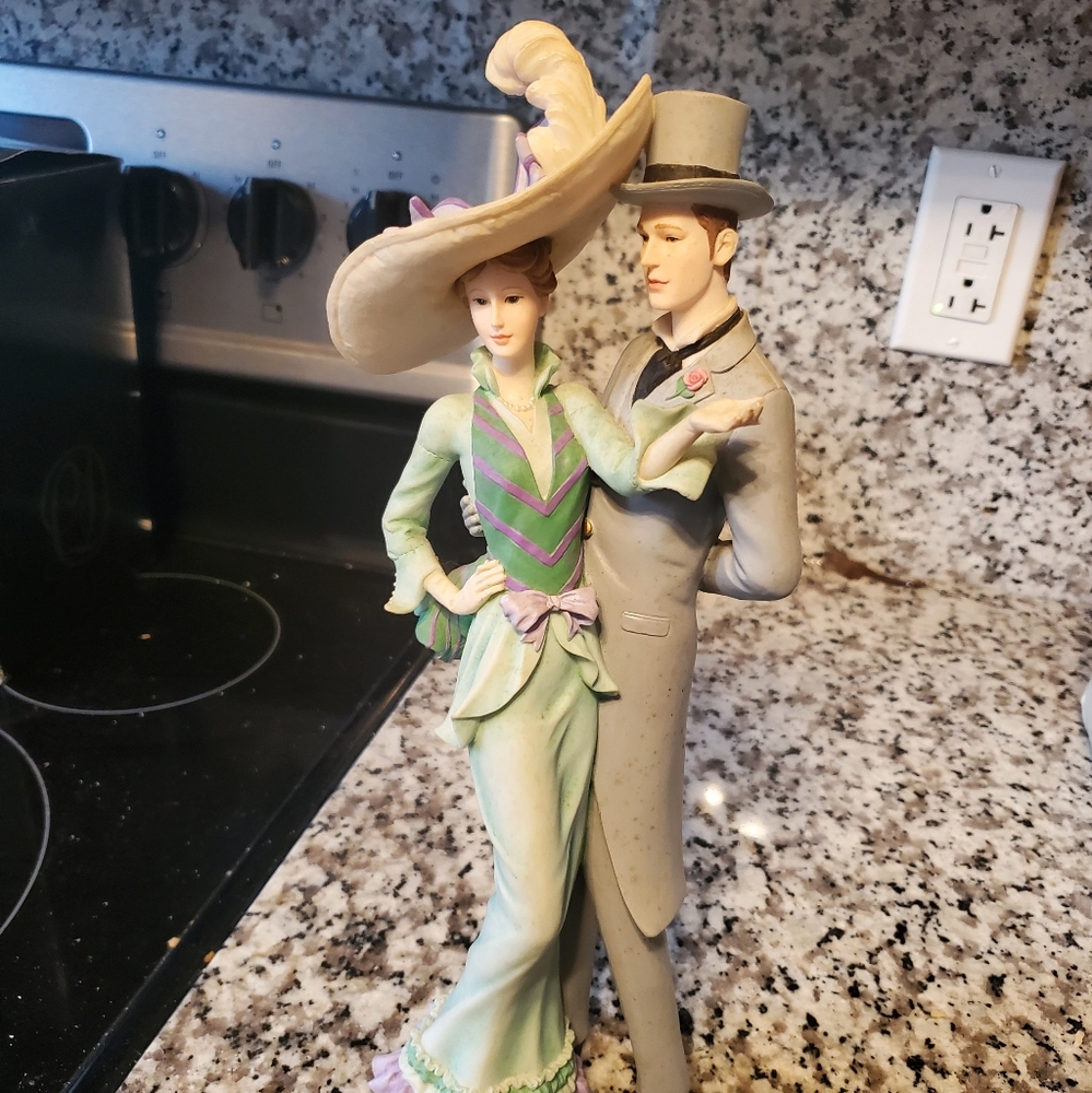 Lenox Figurine World’s Fair Outing Pencil Sculpture 12”